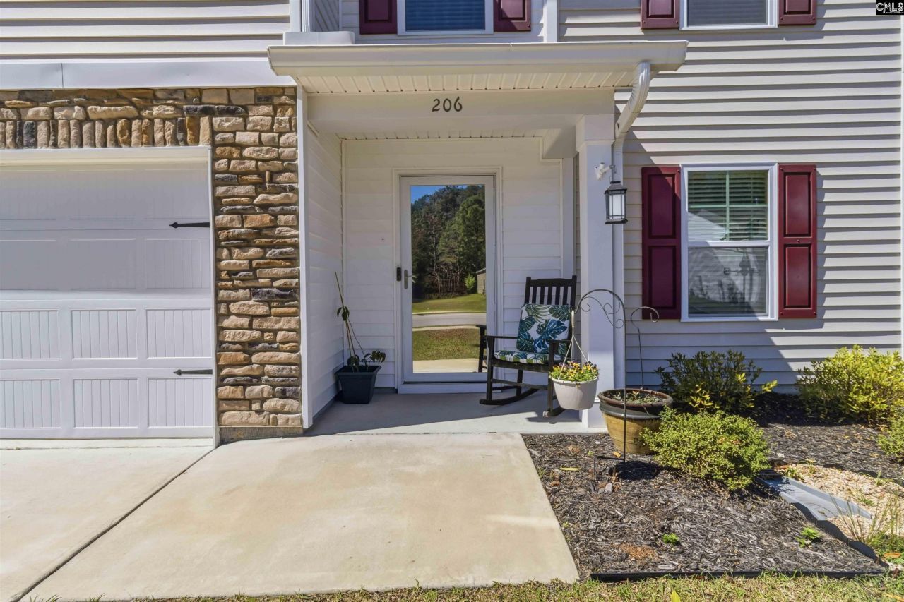 206 Carriagebrook Circle Photo 3
