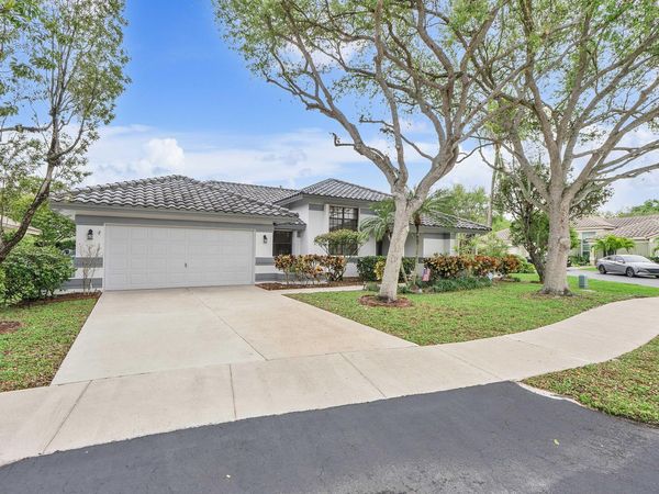 9561 N Orchard Circle, Davie, FL 33328
