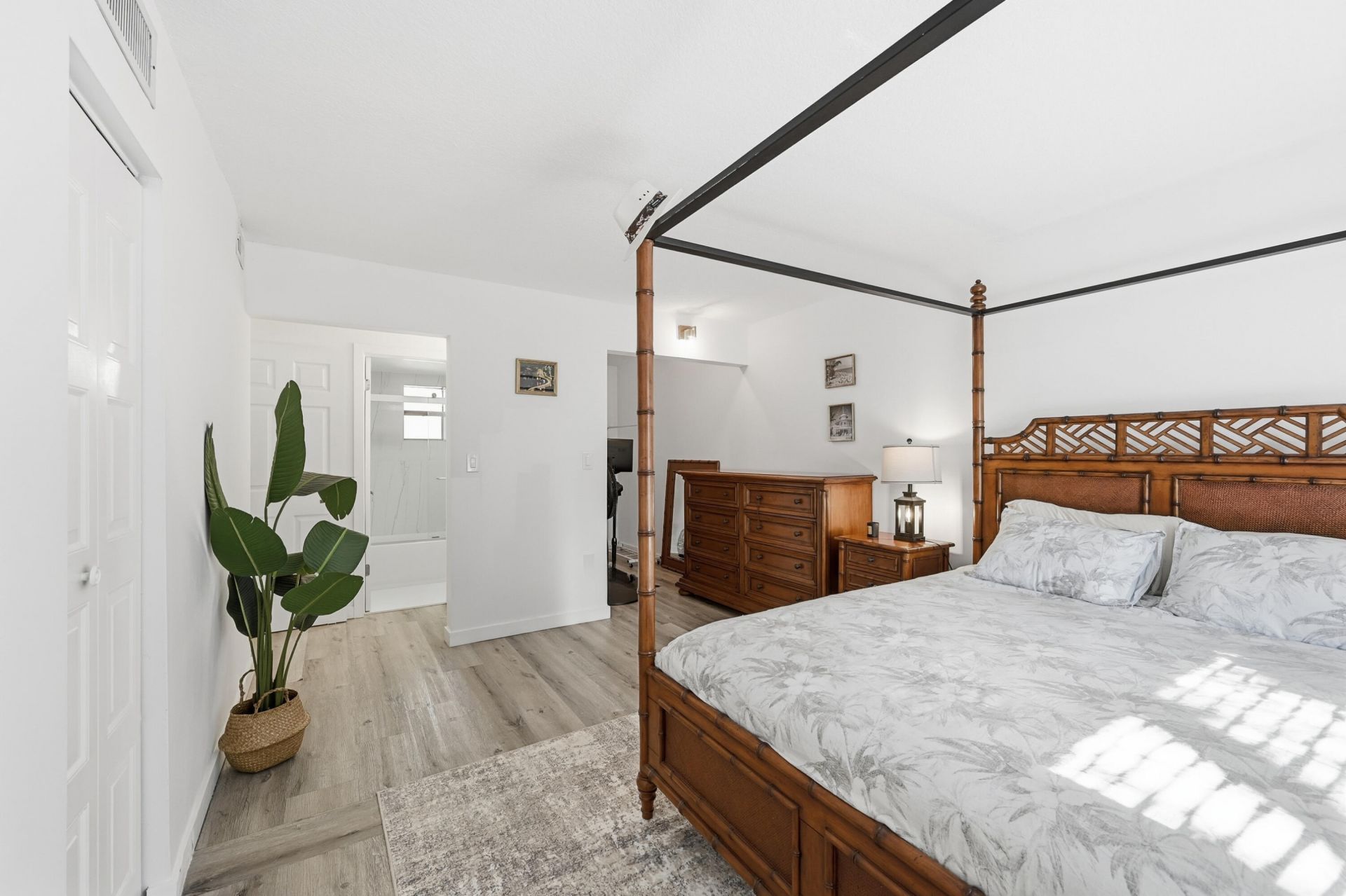 6755 W Broward Boulevard, Unit 304, Plantation, FL 33317 Photo