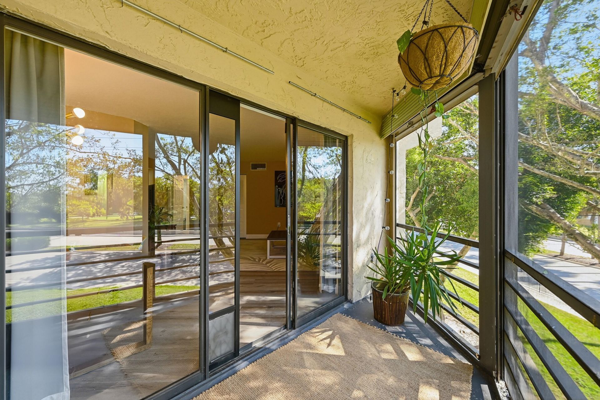 6755 W Broward Boulevard, Unit 304, Plantation, FL 33317 Photo