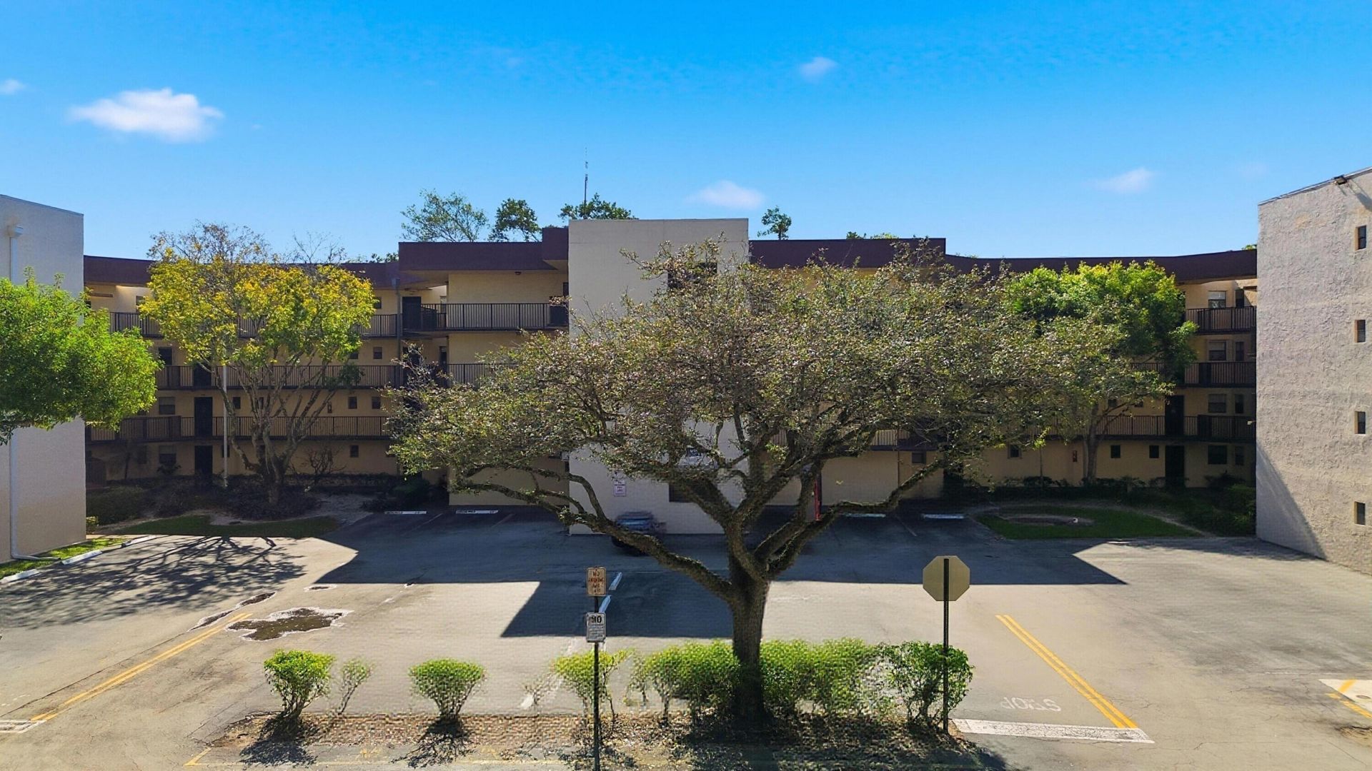 6755 W Broward Boulevard, Unit 304, Plantation, FL 33317 Photo