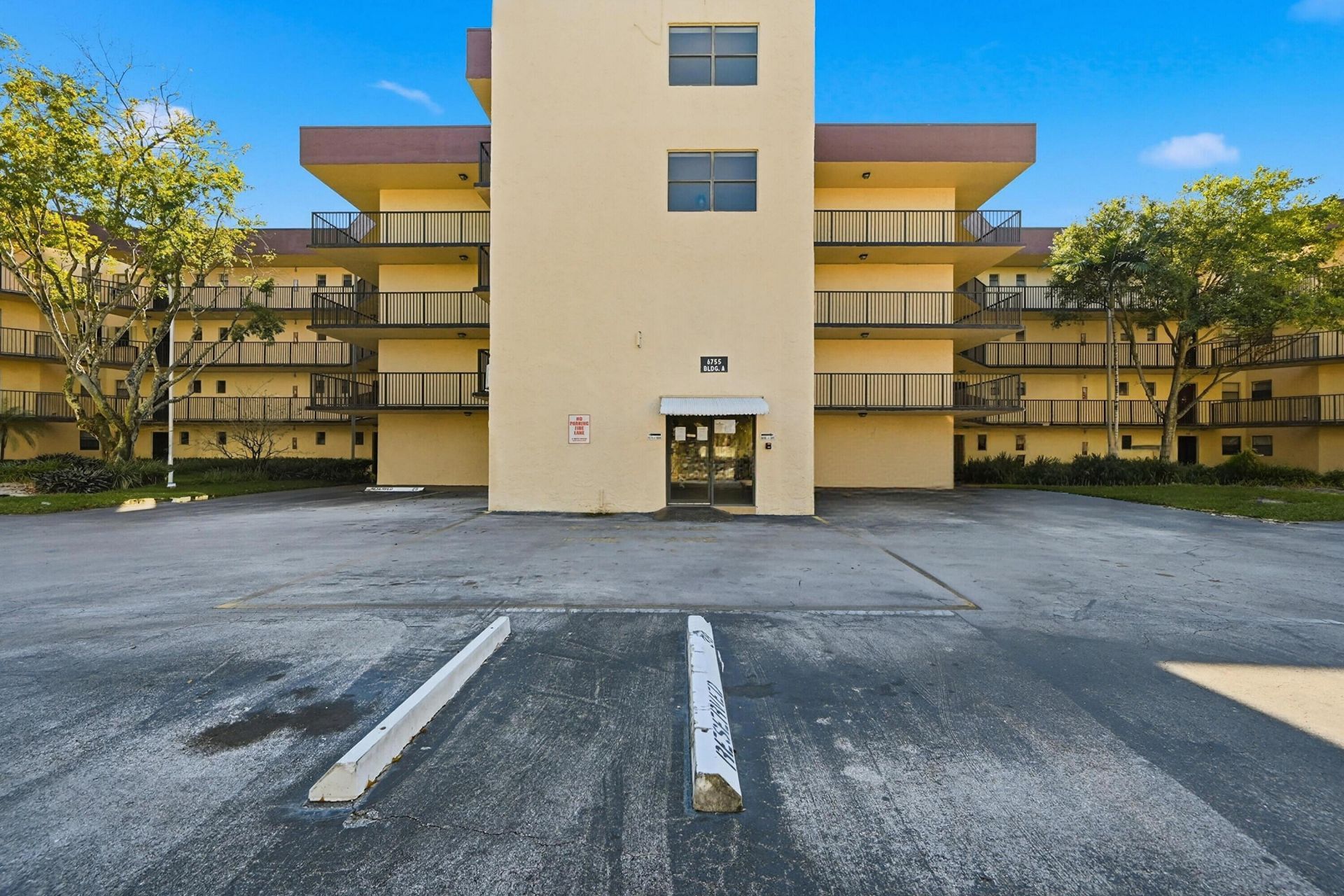 6755 W Broward Boulevard, Unit 304, Plantation, FL 33317 Photo
