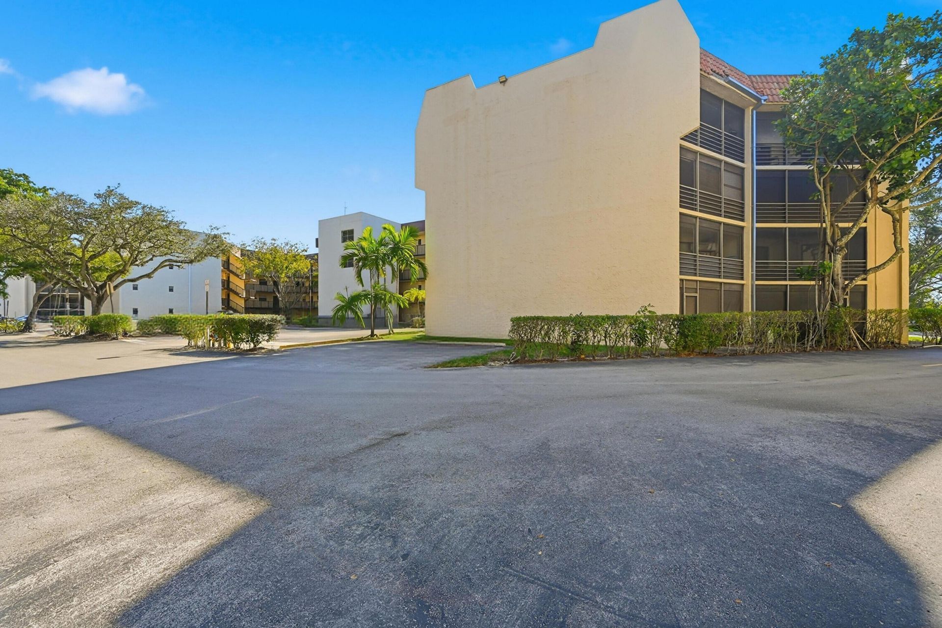 6755 W Broward Boulevard, Unit 304, Plantation, FL 33317 Photo