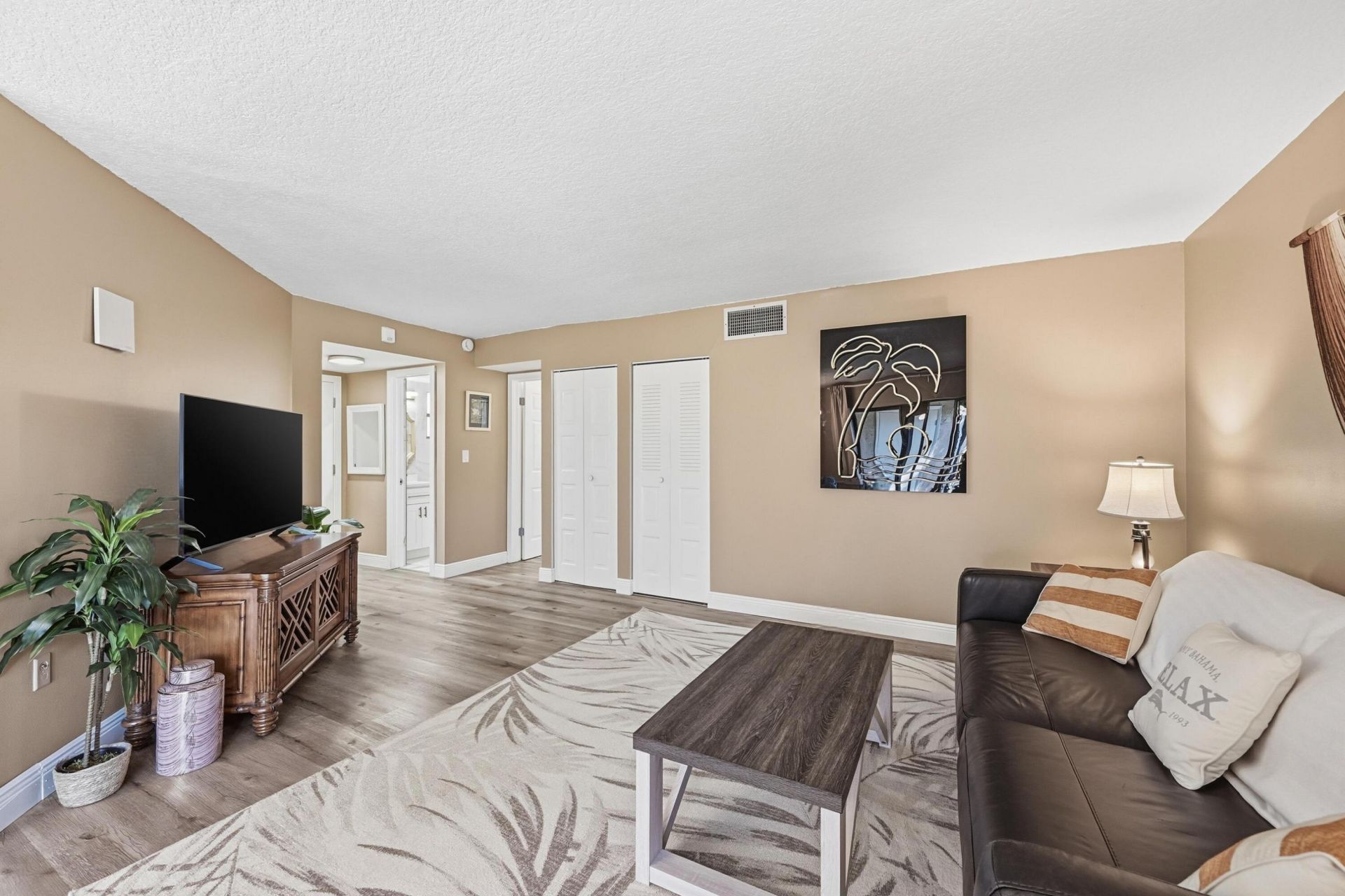 6755 W Broward Boulevard, Unit 304, Plantation, FL 33317 Photo