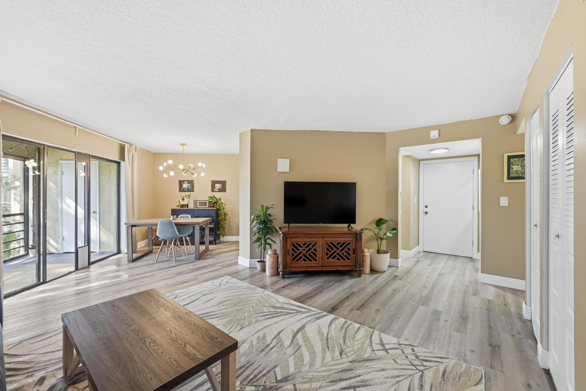 6755 W Broward Boulevard, Unit 304, Plantation, FL 33317 Photo