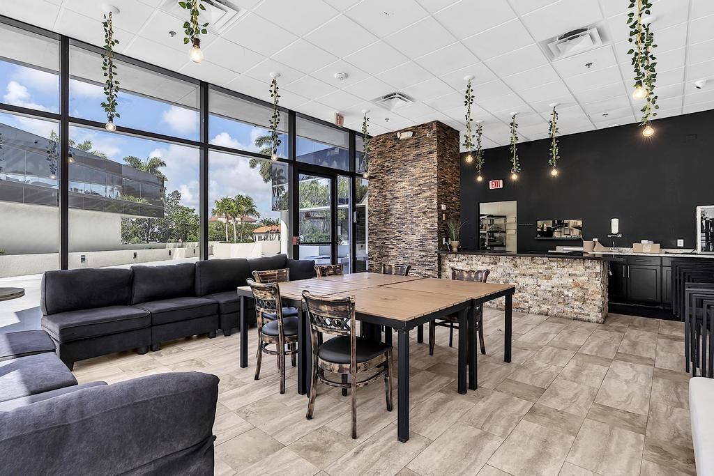 4800 N Federal Highway, Boca Raton, FL 33431 Photo