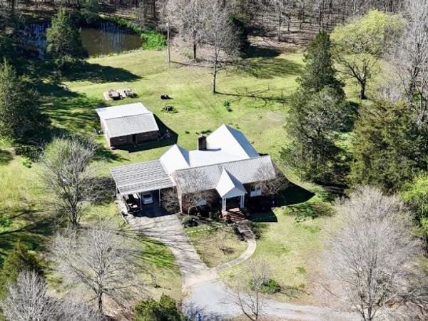 2504 E Tibbee Road, West Point, MS 39773