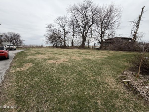 2020 Willow Beach Court , Oregon, OH 43616