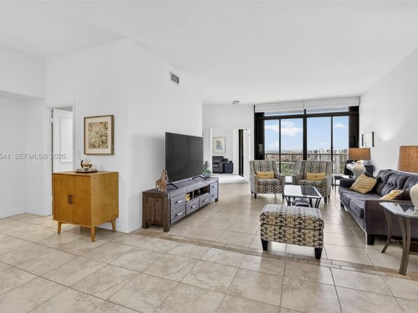 20281 E Country Club Dr , Unit TS 5, Aventura, FL 33180