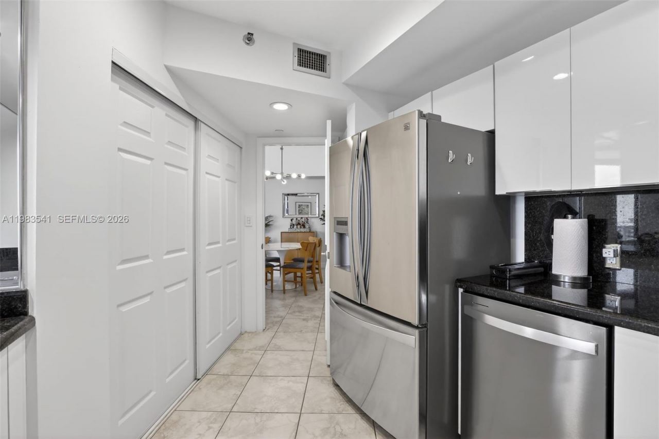 20281 E Country Club Dr , Unit TS 5, Aventura, FL 33180 Photo