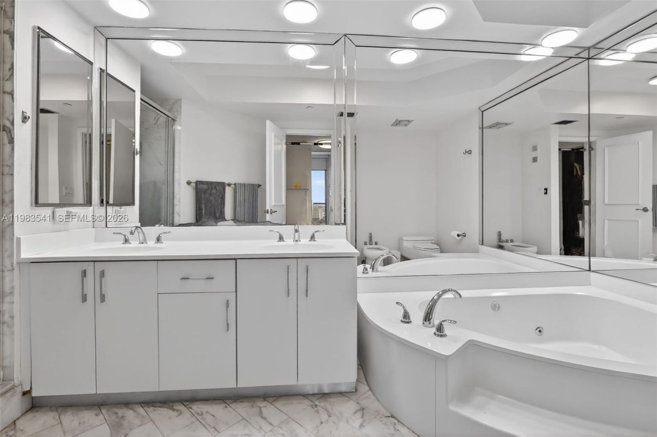 20281 E Country Club Dr , Unit TS 5, Aventura, FL 33180 Photo