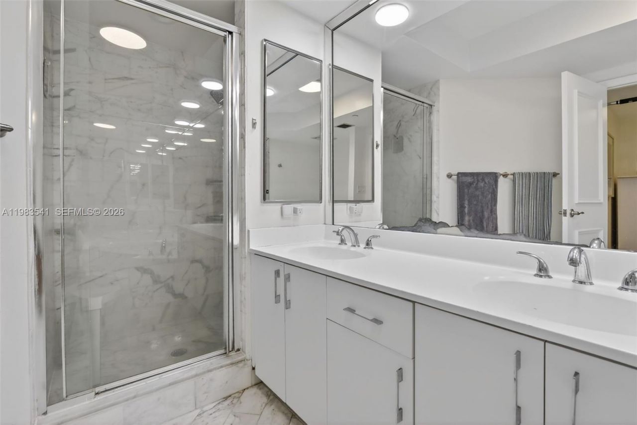 20281 E Country Club Dr , Unit TS 5, Aventura, FL 33180 Photo