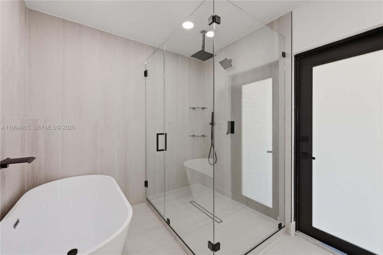 10910 NE 9th Ct , Biscayne Park, FL 33161 Photo