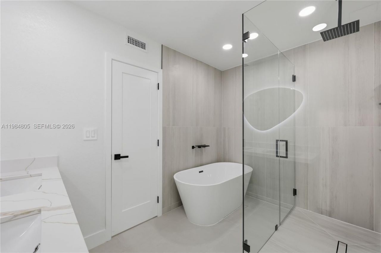 10910 NE 9th Ct , Biscayne Park, FL 33161 Photo