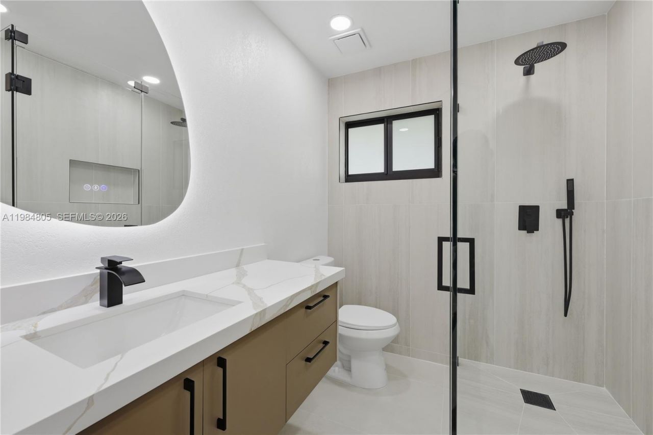 10910 NE 9th Ct, Biscayne Park, FL 33161 Photo