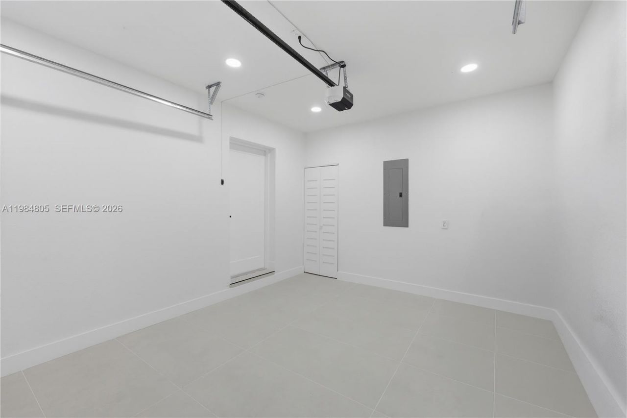 10910 NE 9th Ct , Biscayne Park, FL 33161 Photo