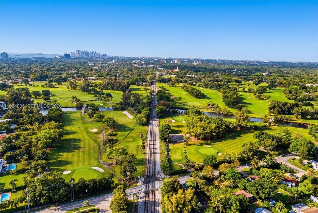 10910 NE 9th Ct, Biscayne Park, FL 33161 Photo