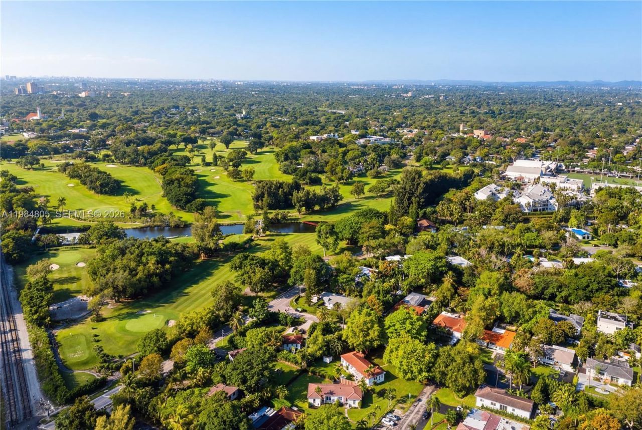 10910 NE 9th Ct , Biscayne Park, FL 33161 Photo