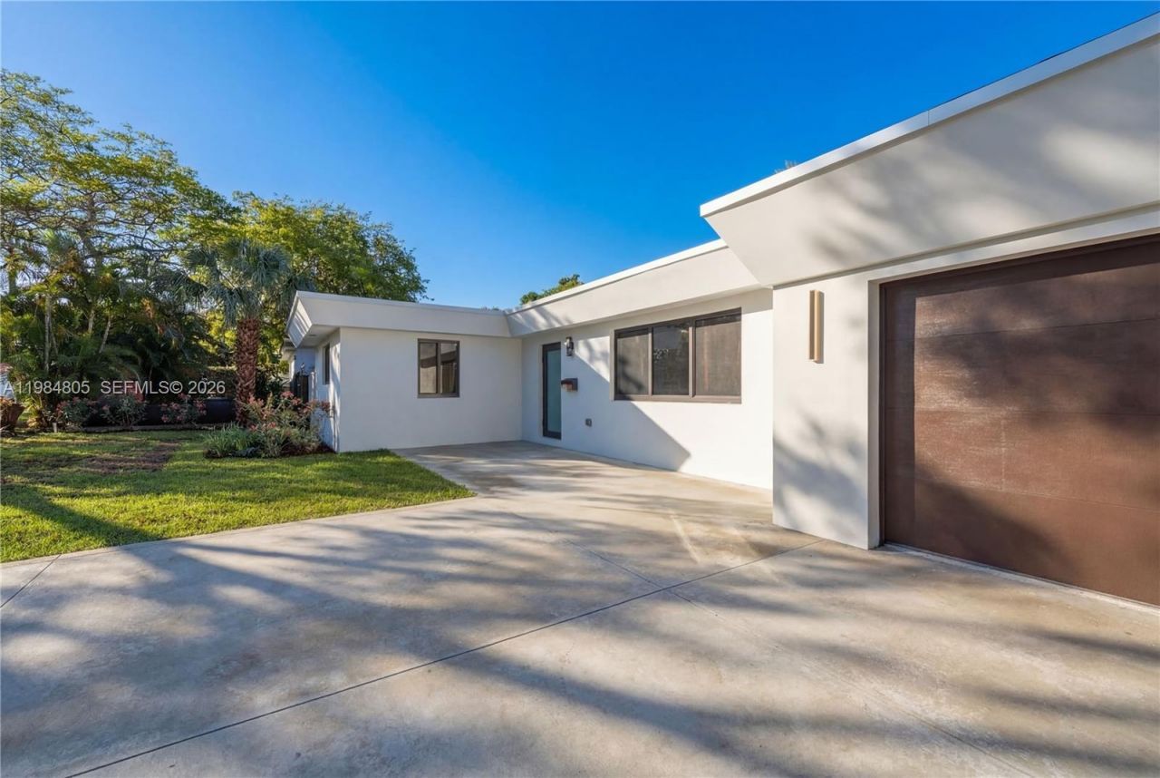 10910 NE 9th Ct, Biscayne Park, FL 33161 Photo