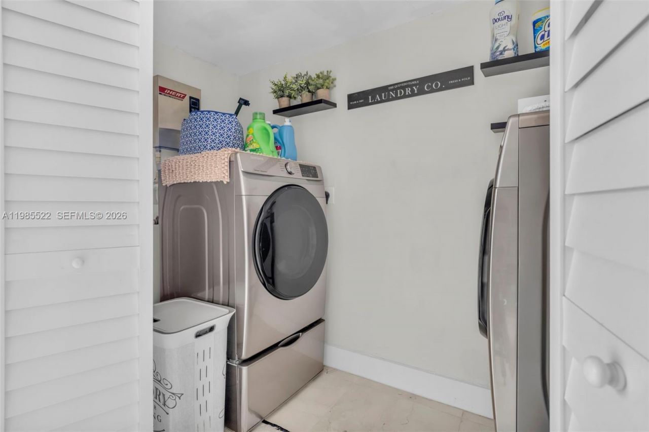 8818 SW 16th St , Miami, FL 33165 Photo