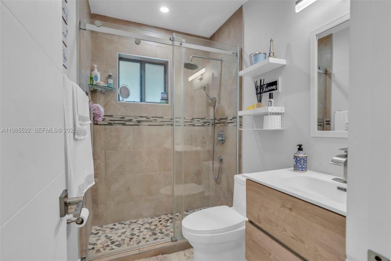 8818 SW 16th St , Miami, FL 33165 Photo