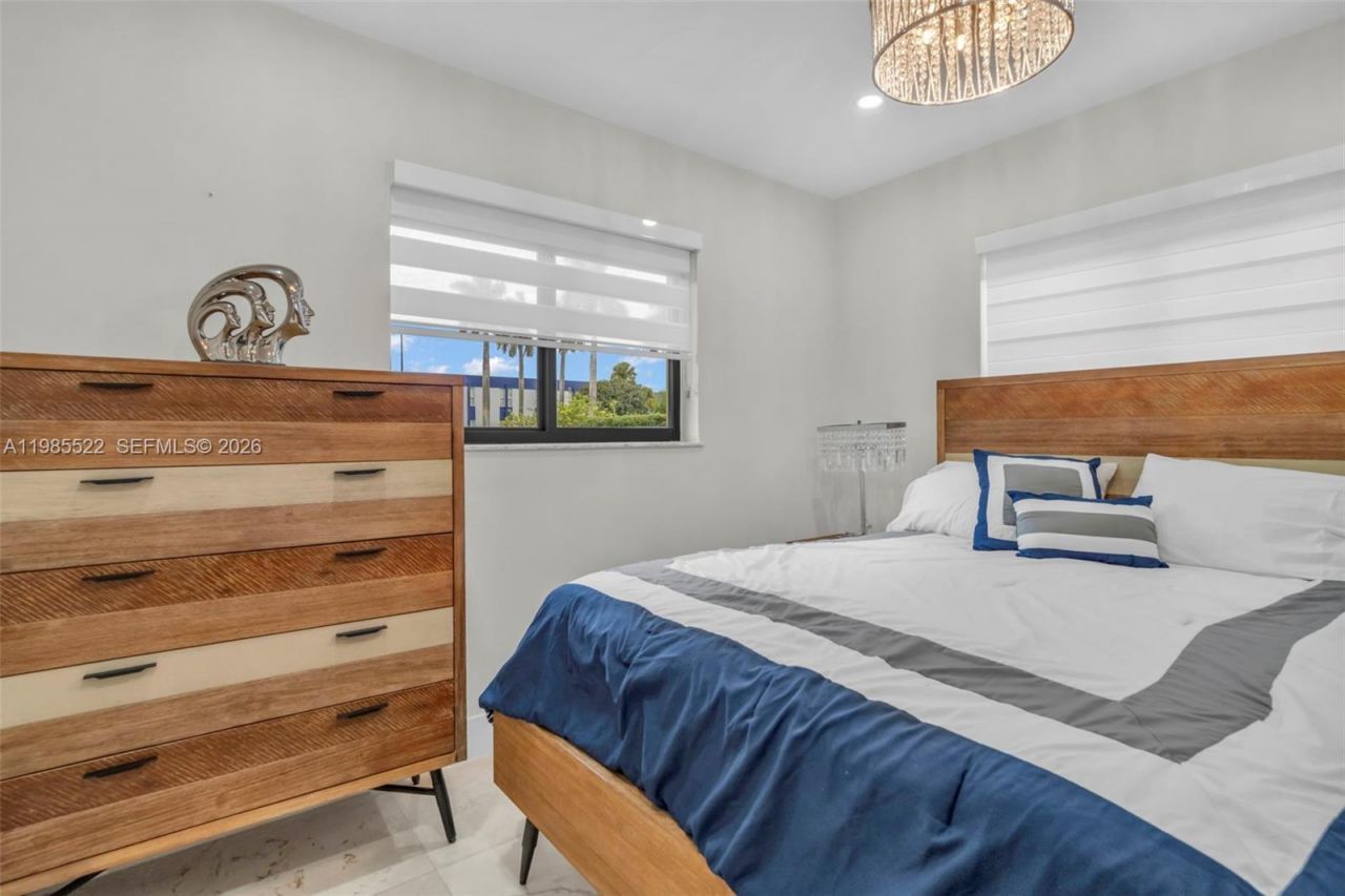 8818 SW 16th St , Miami, FL 33165 Photo