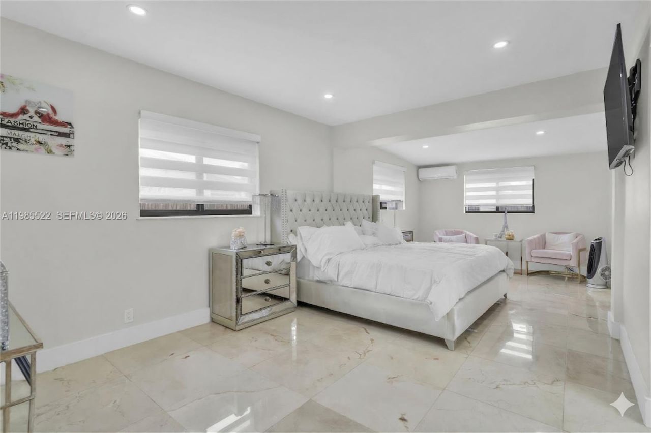 8818 SW 16th St , Miami, FL 33165 Photo