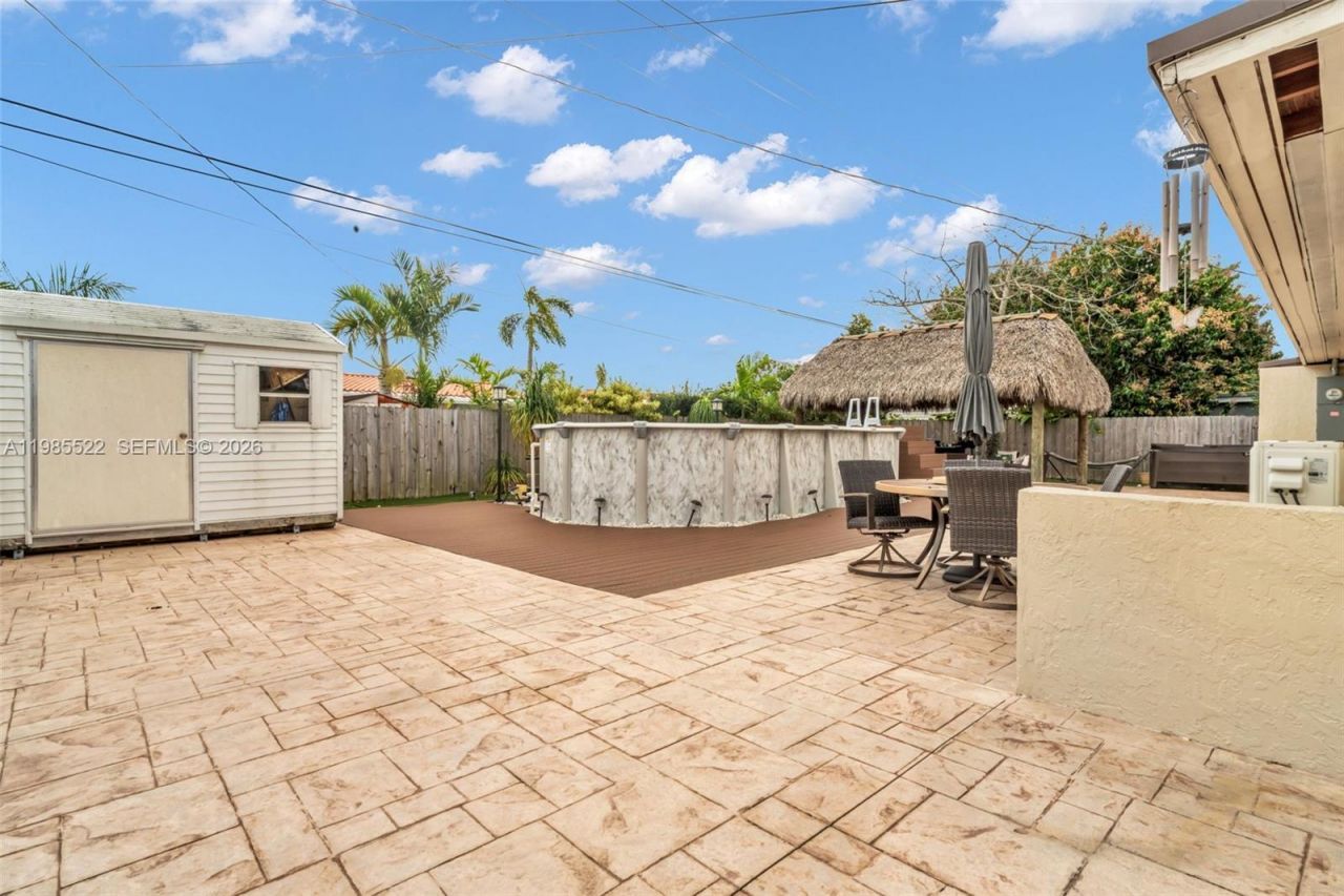 8818 SW 16th St , Miami, FL 33165 Photo