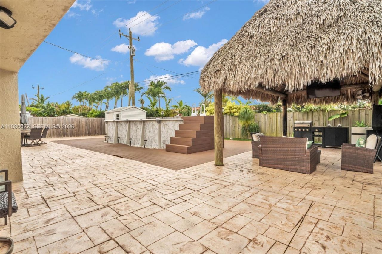 8818 SW 16th St , Miami, FL 33165 Photo