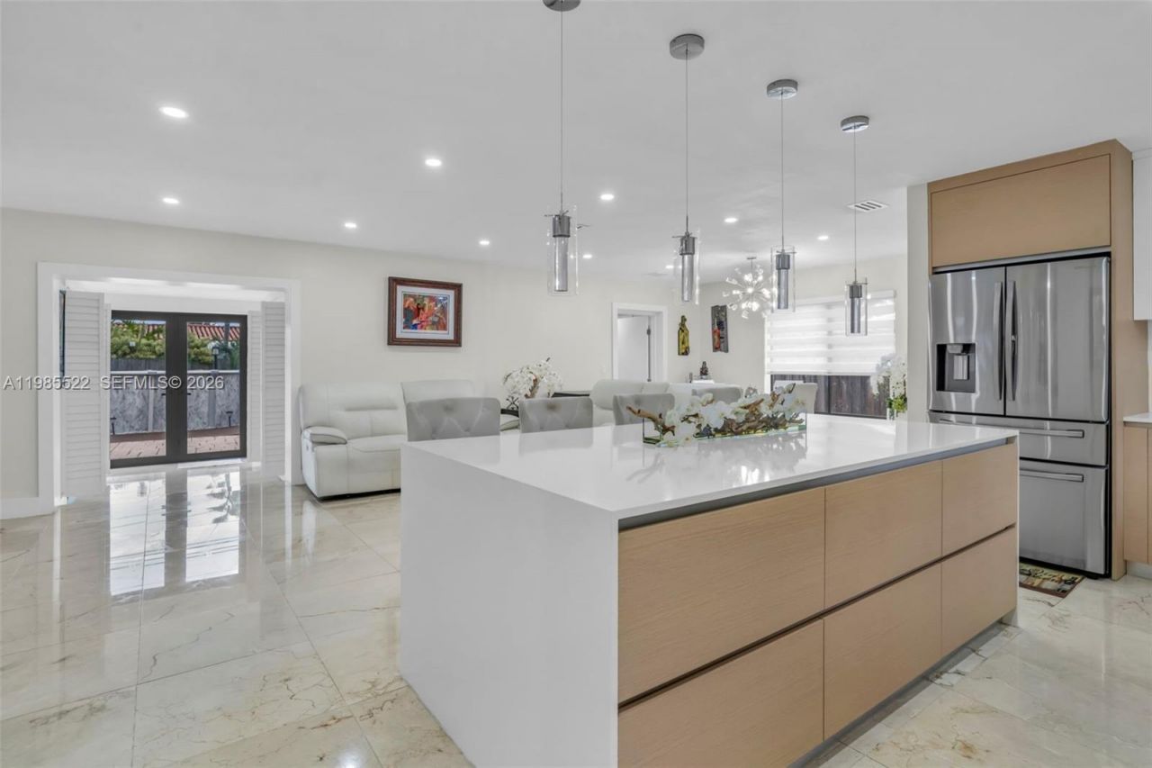 8818 SW 16th St , Miami, FL 33165 Photo