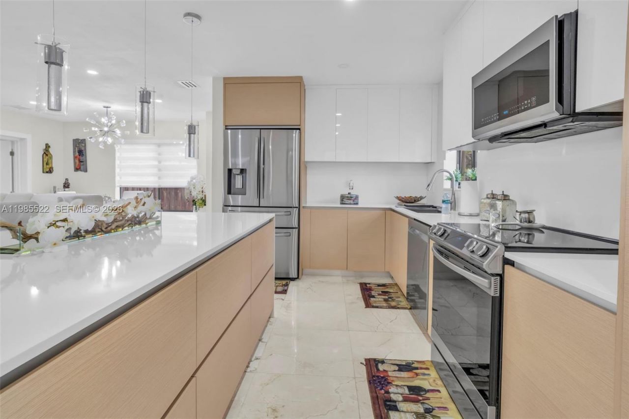 8818 SW 16th St , Miami, FL 33165 Photo