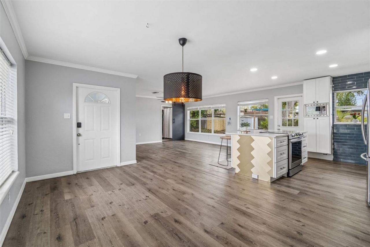 2153 75th Way N, Saint Petersburg, FL 33710 Photo