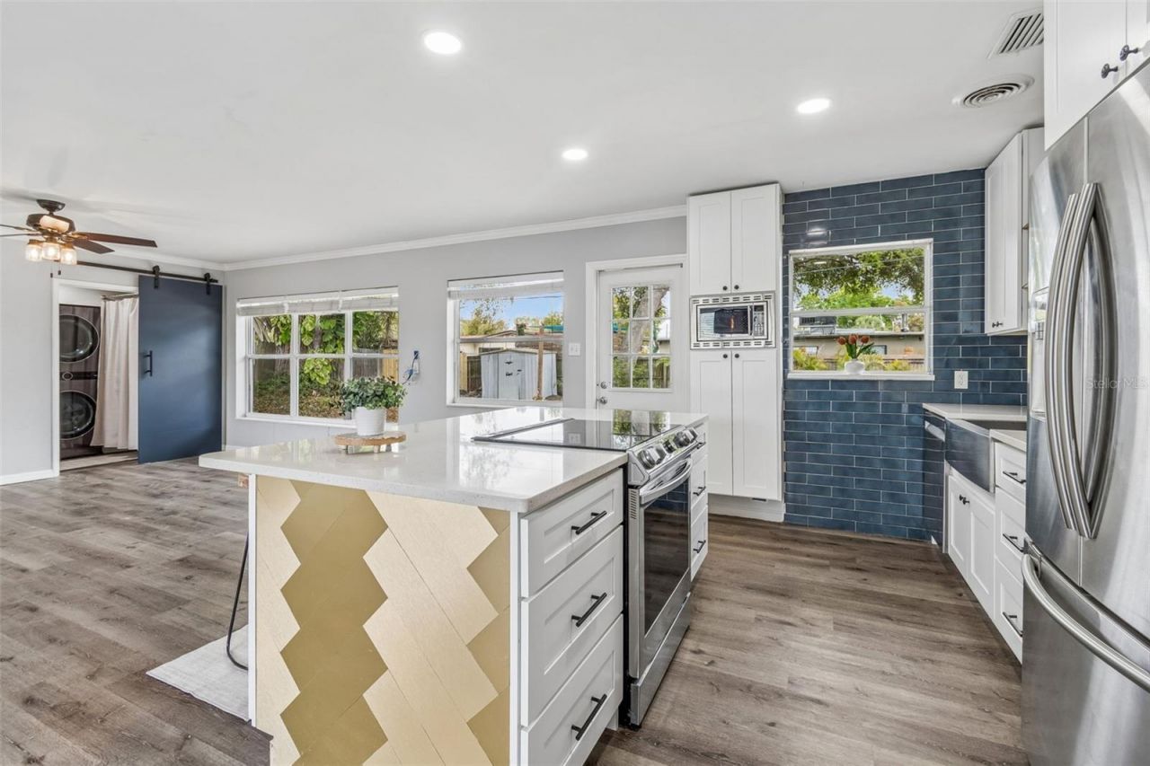 2153 75th Way N, Saint Petersburg, FL 33710 Photo