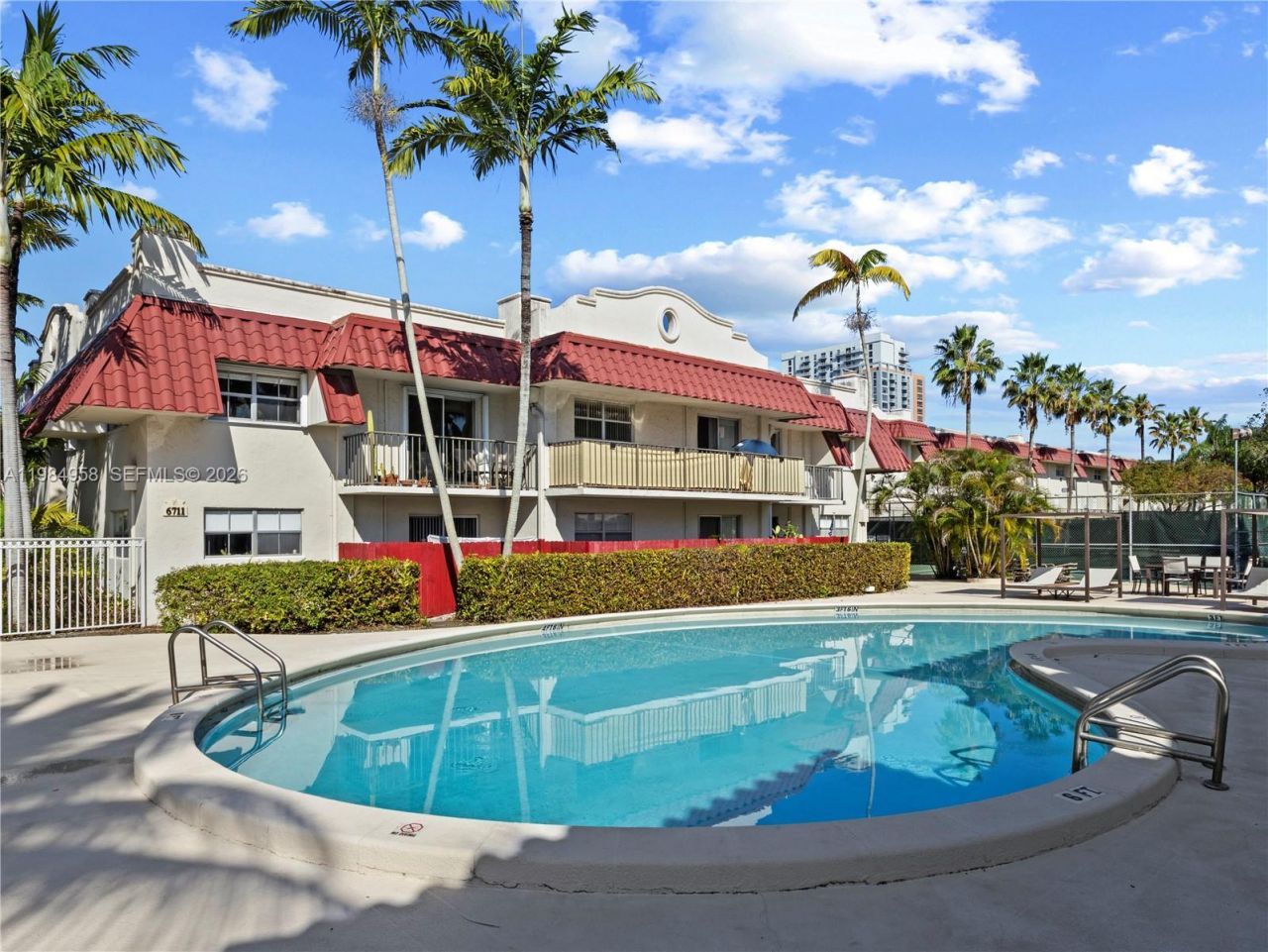 6711 N Kendall Dr , Unit 505, Pinecrest, FL 33156 Photo