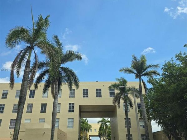 7420 W 20th Ave , Unit 451, Hialeah, FL 33016