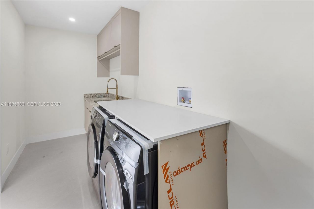 9261 SW 80th Ter , Miami, FL 33173 Photo