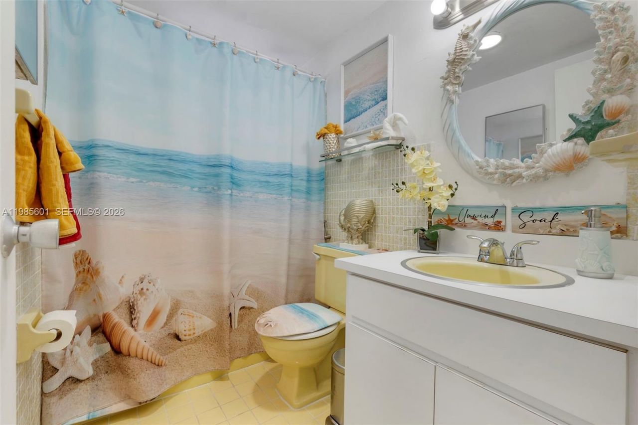 11685 Canal Dr , Unit 110, North Miami, FL 33181 Photo