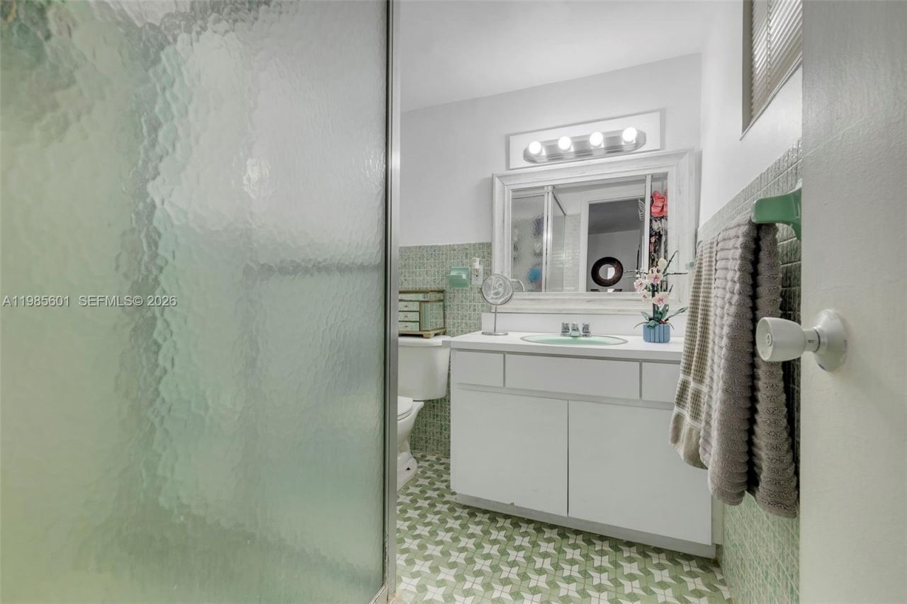 11685 Canal Dr , Unit 110, North Miami, FL 33181 Photo