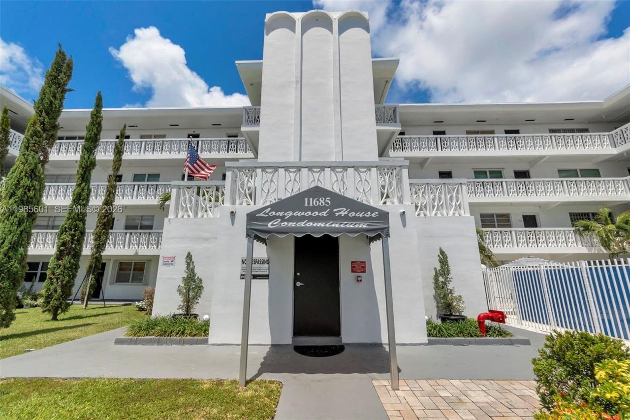 11685 Canal Dr , Unit 110, North Miami, FL 33181 Photo