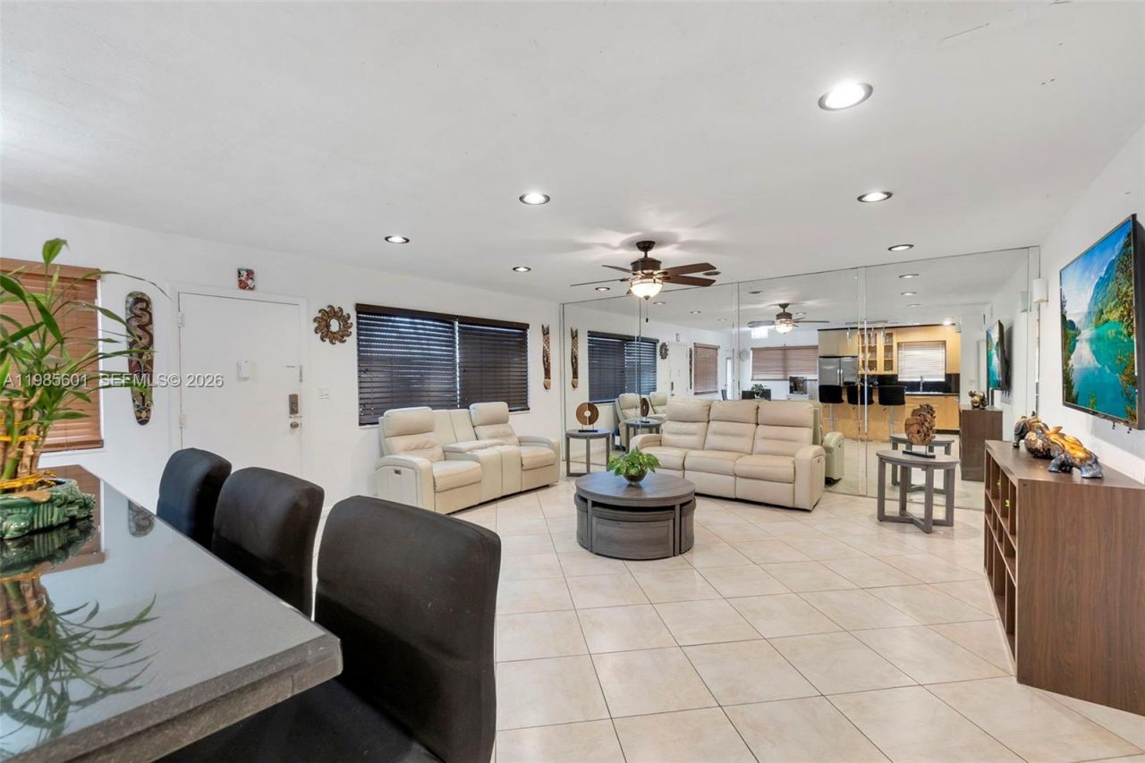 11685 Canal Dr , Unit 110, North Miami, FL 33181 Photo