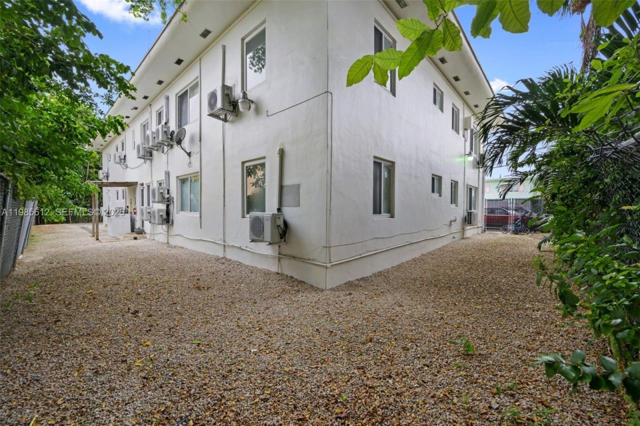 520 NE 82nd Ter , Unit 10, Miami, FL 33138 Photo