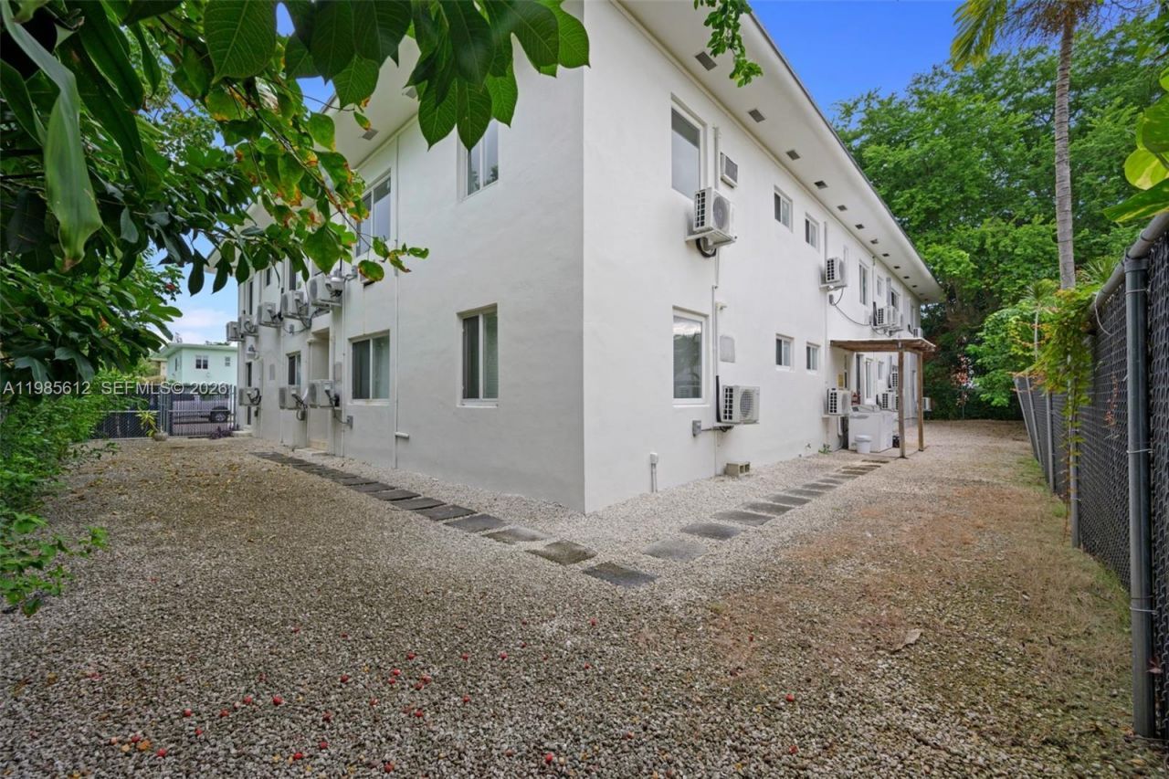 520 NE 82nd Ter , Unit 10, Miami, FL 33138 Photo