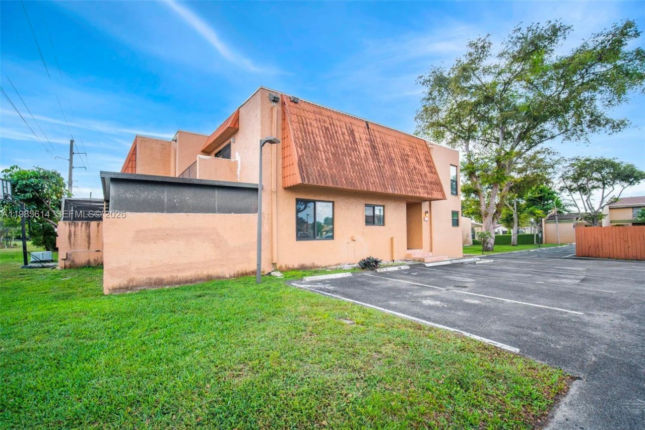 1451 NW 92nd Ave, Unit 191, Pembroke Pines, FL 33024 Photo