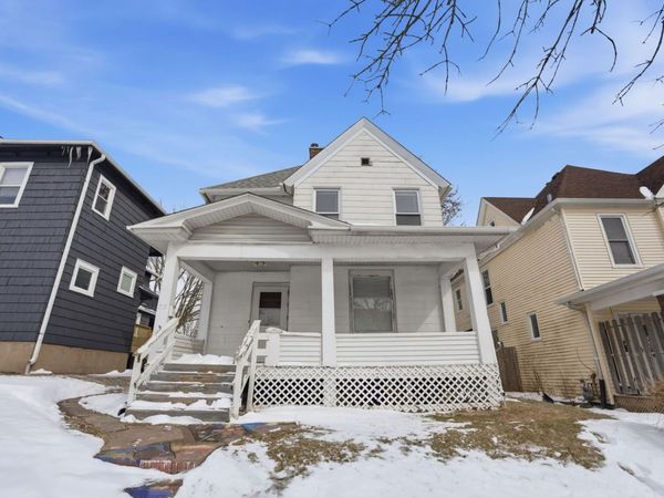 715 IOWA Street , Davenport, IA 52803