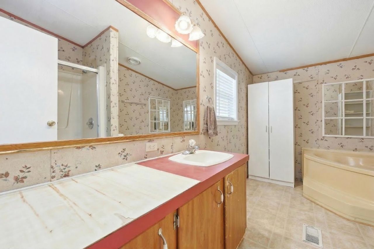 3778 Highway 66  Photo 7