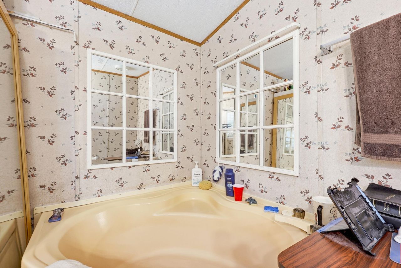 3778 Highway 66  Photo 8