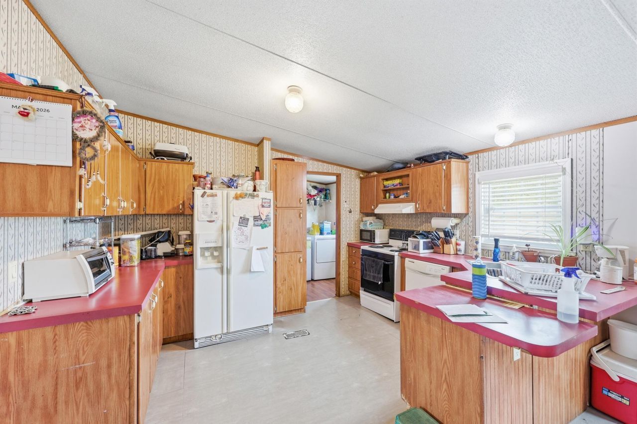 3778 Highway 66  Photo 9