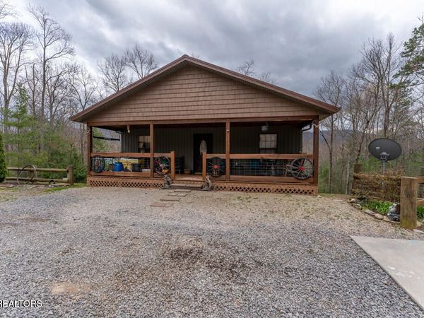 2688 Rafter Rd, Tellico Plains, TN 37385