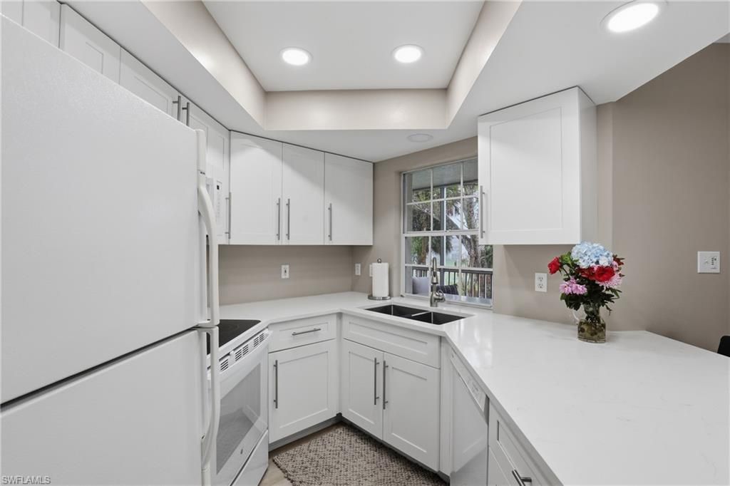 481 Quail Forest Blvd , Unit B210, Naples, FL 34105 Photo