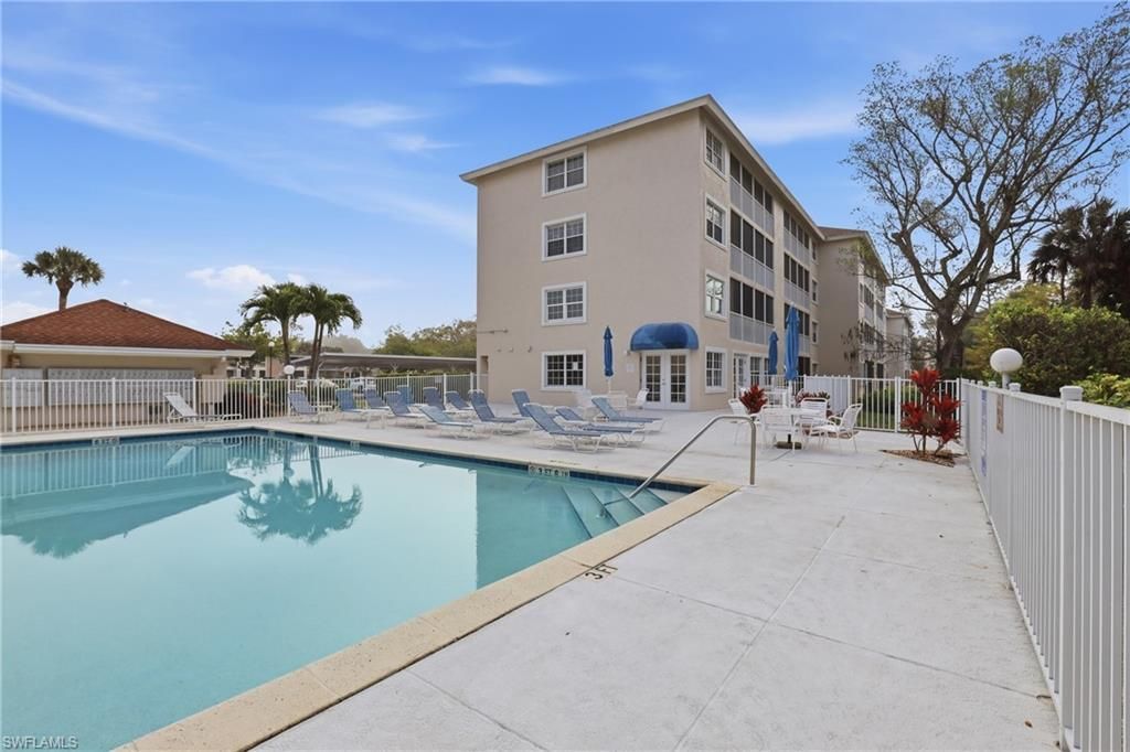 481 Quail Forest Blvd , Unit B210, Naples, FL 34105 Photo